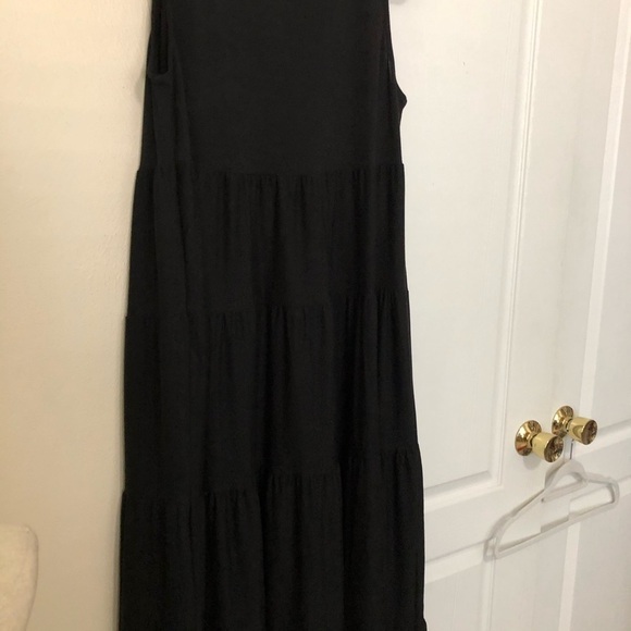 Sleeveless Tiered Flowing Maxi - Picture 2 of 6